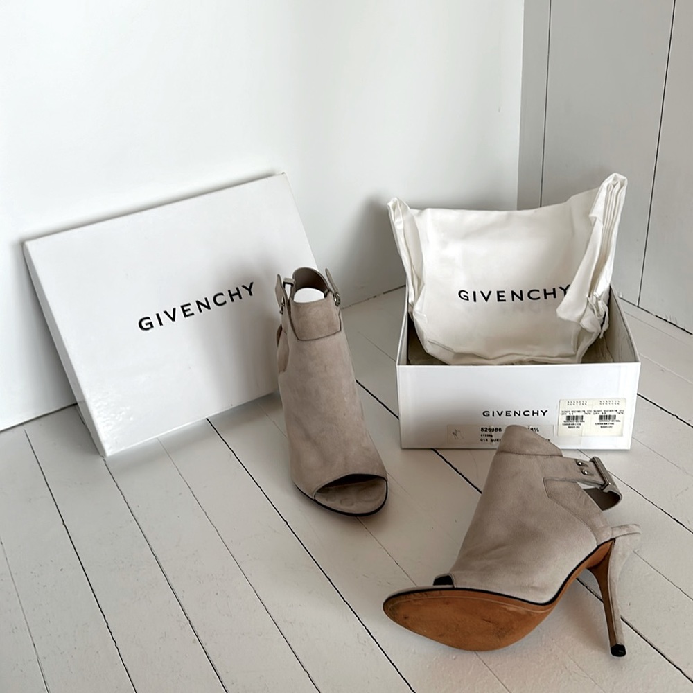 Givenchy suede light grey peep toe pump booties size 38.5 new in box